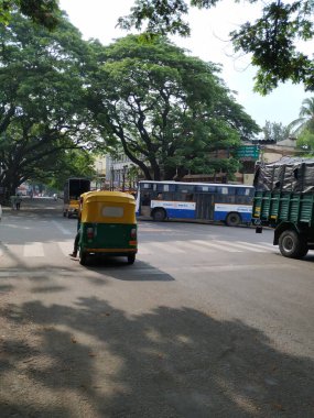 Bangalore, Karnataka, Hindistan-17 Nisan 2020: Corona Kilitleme Zamanı Dasarahalli Çemberi 'nin yakın görüntüsü.