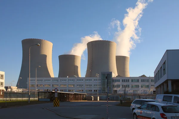 REPÚBLICA CHECA, TEMELIN, 7 DE SETEMBRO DE 2013: Central nuclear de Temelin na República Checa Europa — Fotografia de Stock