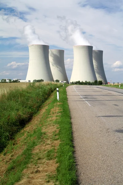 チェコ共和国の原子力発電所｜テメリン — ストック写真