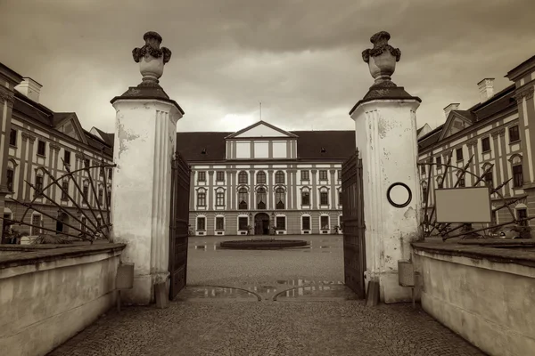 Célèbre château baroque Jaromerice nad Rokytnou, République tchèque — Photo