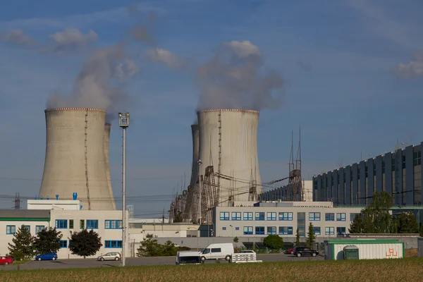 Central nuclear Dukovany en República Checa Europa — Foto de Stock