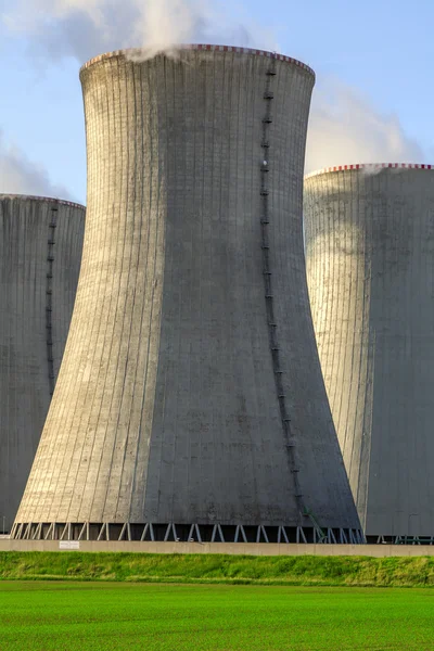 Central nuclear Dukovany en República Checa Europa — Foto de Stock