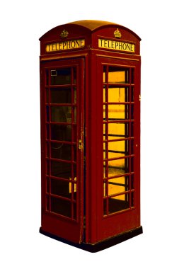 Klasik İngiliz kırmızı telefon kulübesinde Londra İngiltere, üzerinde beyaz izole