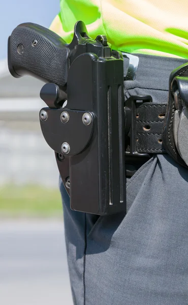 Polícia com a arma. — Fotografia de Stock