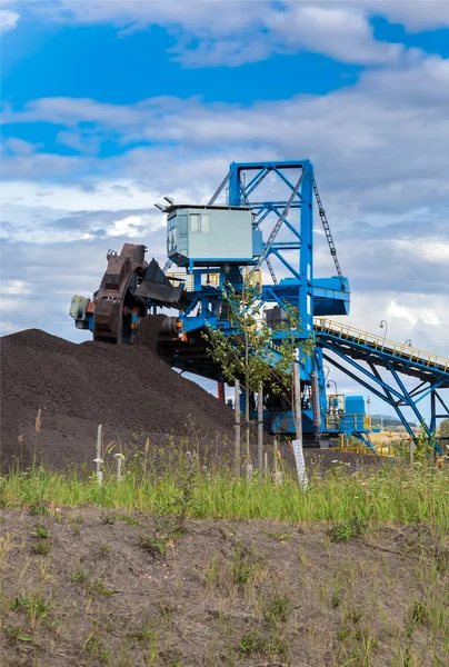 Ein Riesenradbagger im Braunkohletagebau — Stockfoto