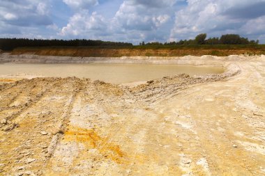 Doğada güzel taş ocağı
