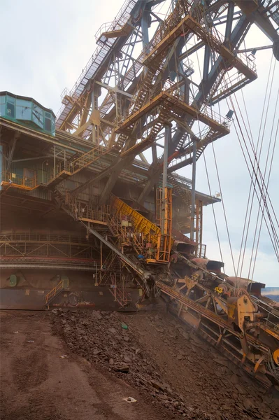 Máquina de carvão de mineração enorme carvão — Fotografia de Stock
