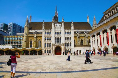 Londra, İngiltere - 12 Temmuz 2013: Guildhall Yard ofis binaları