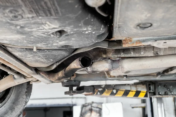 Underside of a car — Stock Photo, Image