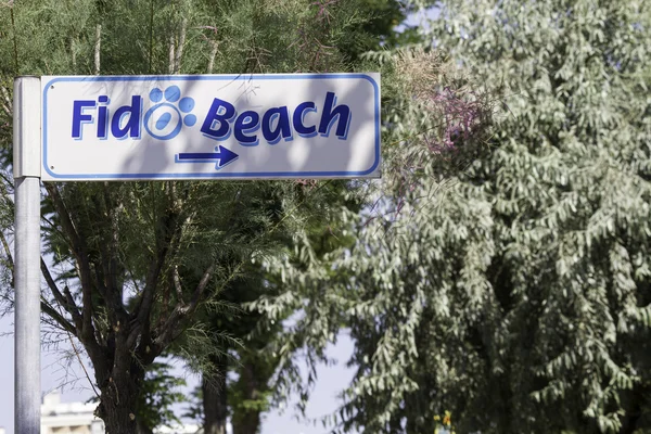 Señalización de la playa del perro, Adriático Rímini Italia — Foto de Stock