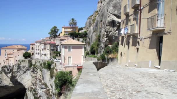 Amantea Calabria, Italia desde lo alto del casco antiguo. Vista al mar — Vídeo de stock