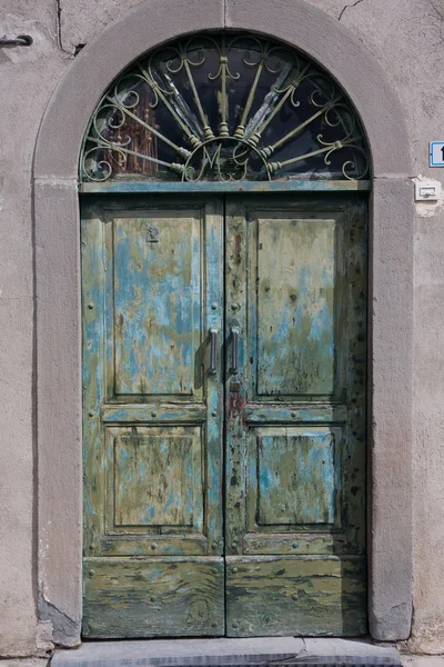 Παλιά πράσινη πόρτα — Φωτογραφία Αρχείου