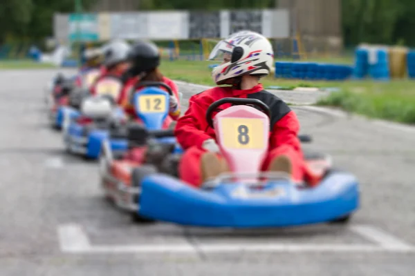 Cursa go-kart blur efect — Fotografie, imagine de stoc