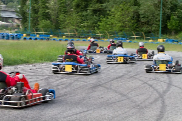 Corrida go-kart borrão — Fotografia de Stock