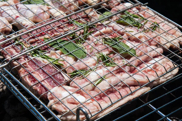 Barbeque ribs and sausage with chicken — Stock Photo, Image