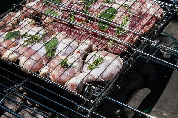 Barbeque ribs and sausage with chicken — Stock Photo, Image