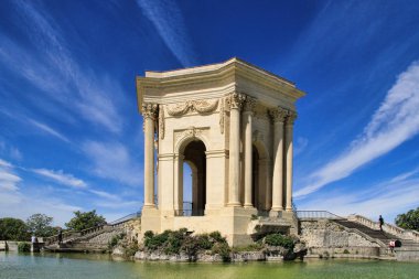 Arc de triomphe peyrou bahçesinde montpellier, Fransa
