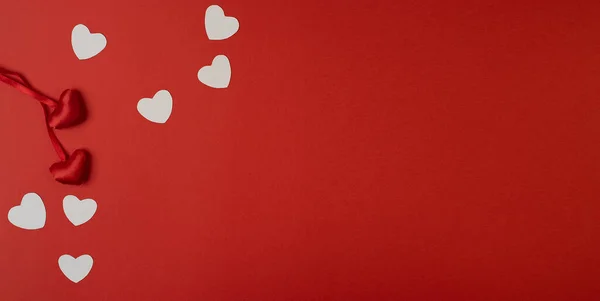 Corações Vermelhos Brancos Sobre Fundo Vermelho São Valentim Cartões Aniversário — Fotografia de Stock