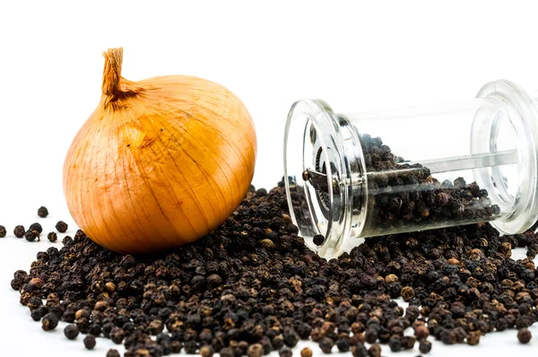 Delicious fresh onion and Glass pepper Grinder — Stock Photo, Image