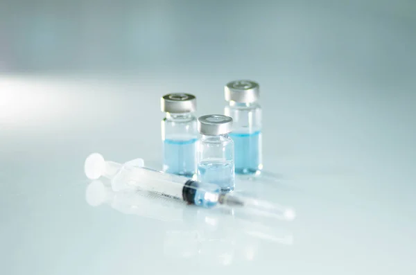 Cerrar Vacuna Jeringa Inyectables Para Prevenir Infección Por Virus Imagen De Stock