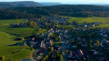 Almanya 'daki Hausen vor Wald köyünün hava manzarası.