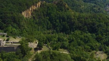 Almanya 'da Dossenheim' ın yanında Schauenburg kalesi etrafındaki hava manzarası.