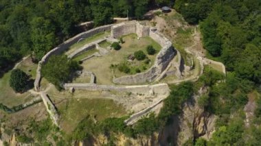 Almanya 'da Dossenheim' ın yanında Schauenburg kalesi etrafındaki hava manzarası.