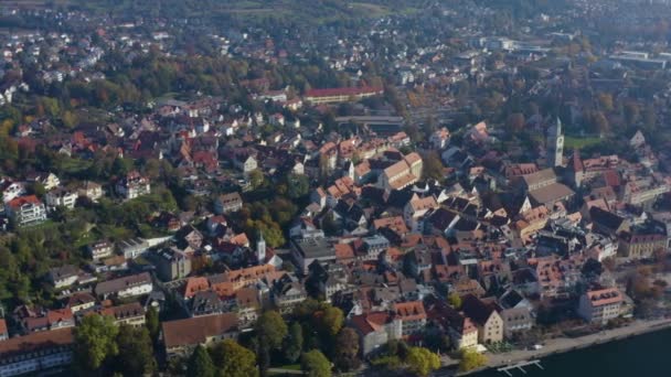 Luchtfoto Van Stad Ueberlingen Naast Het Bodenmeer Duitsland Een Zonnige — Stockvideo