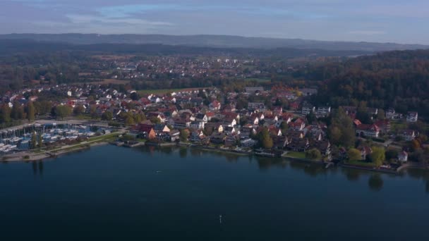 Vista Aérea Ciudad Unteruhldingen Junto Lago Constanza Alemania Día Soleado — Vídeo de stock