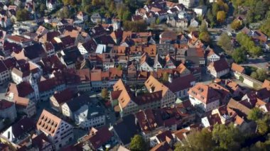 Sonbaharda güneşli bir günde Almanya 'da Wangen im Allgu şehrinin havadan görünüşü. 