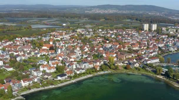 Luchtfoto Van Stad Immenstaad Naast Het Bodenmeer Duitsland Een Zonnige — Stockvideo