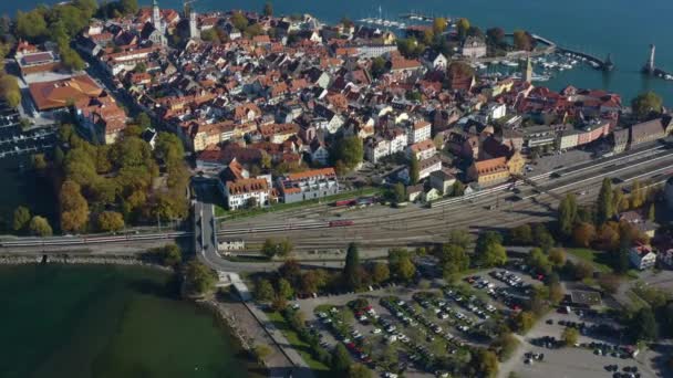 Luftaufnahme Der Stadt Und Der Insel Lindau Bodensee Einem Sonnigen — Stockvideo