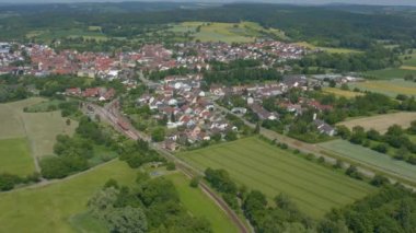 Almanya 'daki Ubstadt köyünün havacılığı. Yazın güneşli bir günde.