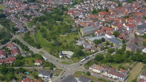 Luftaufnahme Des Dorfes Ubstadt Deutschland Sonnigen Tagen Sommer — Stockvideo