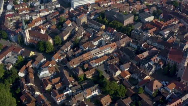 Aerial Durlach Vanhan Historiallisen Osan Kaupunkia Saksassa Aurinkoisena Aamuna Keväällä — kuvapankkivideo