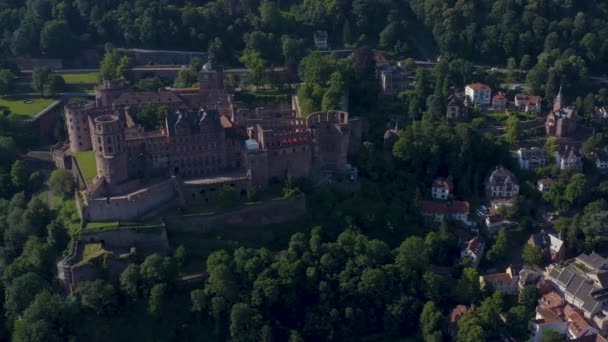 독일의 도시와 역사적 지역인 하이델베르크를 공중에서 바라본 것이다 — 비디오