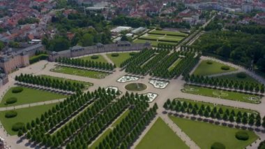 Almanya 'da Schwetzingen Sarayı ve şehri baharda Rhein Nehri' ne yakın.. 
