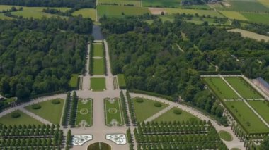 Almanya 'da Schwetzingen Sarayı ve şehri baharda Rhein Nehri' ne yakın.. 