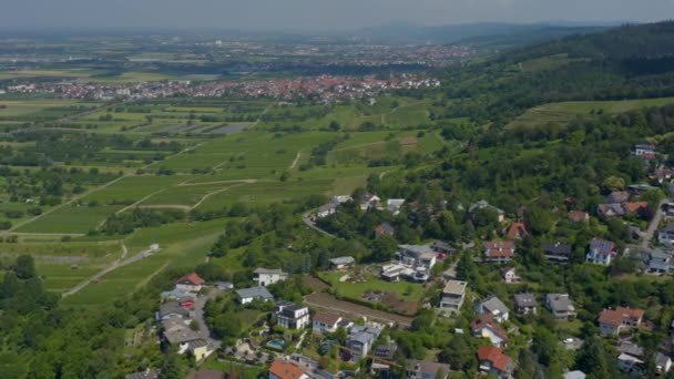 Vista Aérea Ciudad Schriesheim Castillo Strahlenburg Alemania Día Soleado Primavera — Vídeos de Stock