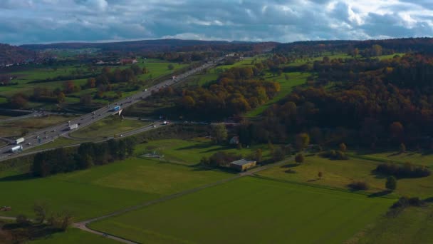 德国普福尔茨海姆 尤廷根市周围的空中风景 秋天阳光灿烂 — 图库视频影像