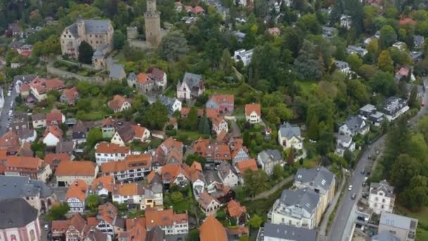 Luftaufnahme Der Stadt Und Der Burg Kronberg Deutschland Einem Bewölkten — Stockvideo