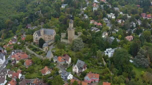 Widok Lotu Ptaka Miasto Zamek Kronberg Niemczech Pochmurny Dzień Jesienią — Wideo stockowe