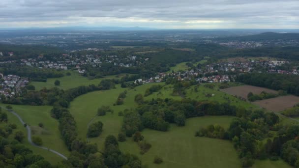 Luftaufnahme Der Stadt Und Burg Königstein Taunus Deutschland Einem Bewölkten — Stockvideo