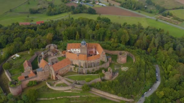 Vista Aérea Del Castillo Burg Breuberg Alemania Día Nublado Otoño — Vídeo de stock