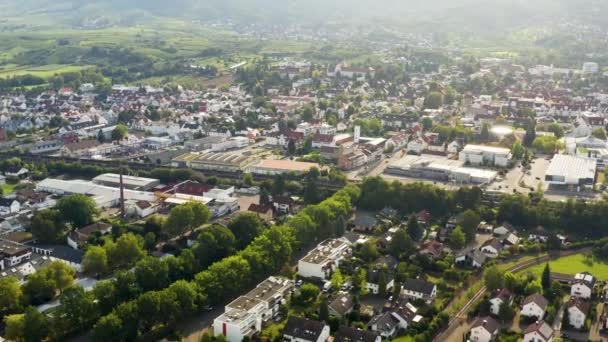 Letecký Výhled Město Buehl Německu Slunečného Dne Blízkosti Černého Lesa — Stock video