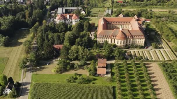 Vista Aérea Alrededor Del Monasterio Franziskan Erlenbad Alemania — Vídeo de stock