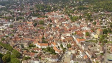 Yazın güneşli bir günde Almanya 'nın Lahr kentinin hava manzarası. 