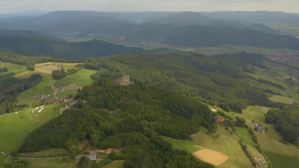 Luchtfoto Rond Het Kasteel Hohengeroldseck Duitsland Een Zonnige Dag Zomer — Stockvideo