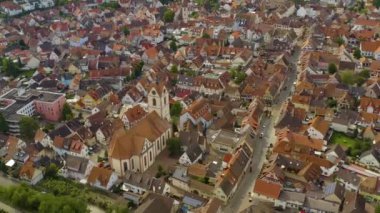 Endingen am Kaiserstuhl, Almanya 'da yazın güneşli bir günde.