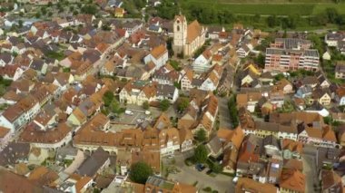 Endingen am Kaiserstuhl, Almanya 'da yazın güneşli bir günde.